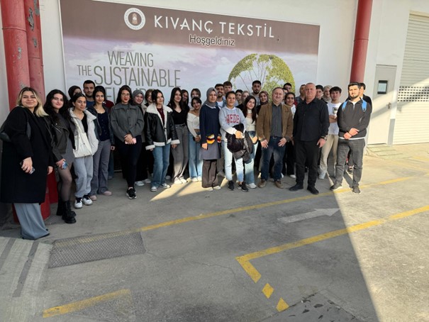 Kıvanç Tekstil A.Ş'ye 1. sınıf öğrencilerimiz için bir teknik gezi düzenlenmiştir.