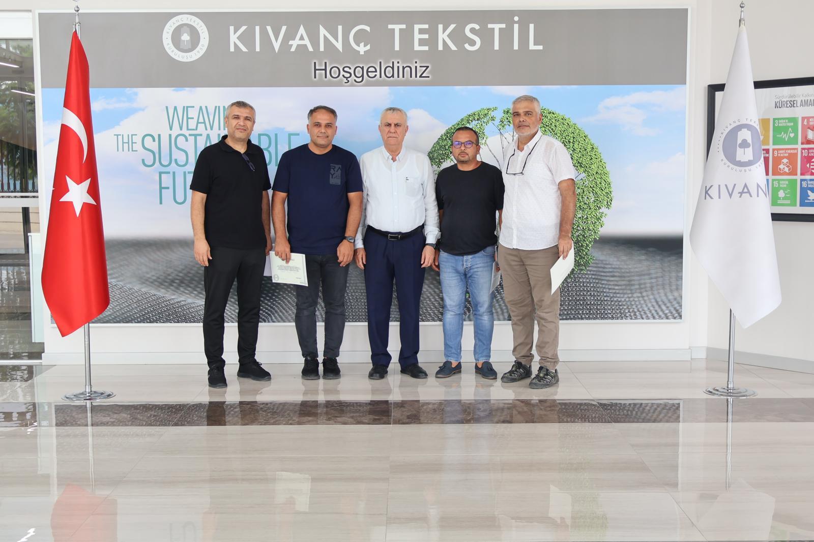 Kıvanç Tekstil’de Geleneksel Haline Gelen Emektar Çalışanlara Onur Töreninin İkincisi Düzenlendi Kıvanç Tekstil’de Geleneksel Haline Gelen Emektar Çalışanlara Onur Töreninin İkincisi Düzenlendi